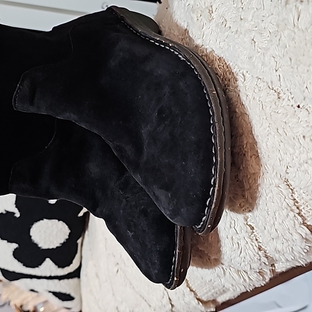 UGG Womens Black Suede Boots - Picture 5 of 7